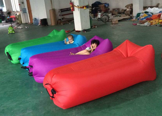 Leicht tragendes aufblasbare Schlafcouch-buntes Drucken für das Strand-Stillstehen